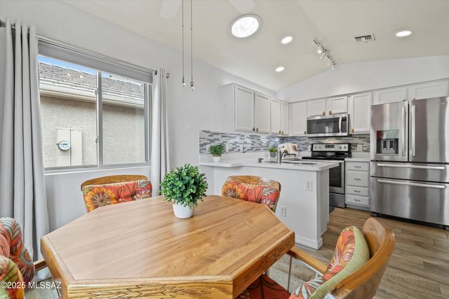 8573 S Masthead Drive, Tucson, AZ 85756