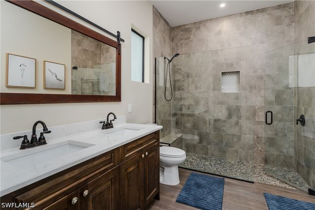 1517 Buccaneer CT, Marco Island, FL 34145
