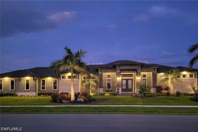 1517 Buccaneer CT, Marco Island, FL 34145