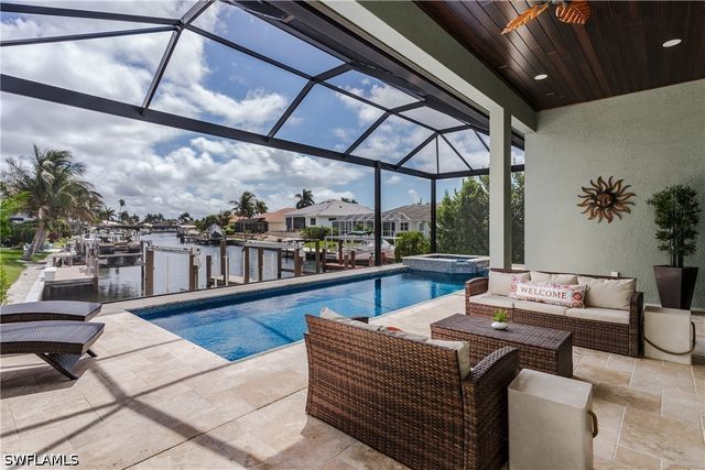 1517 Buccaneer CT, Marco Island, FL 34145