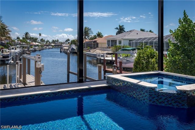 1517 Buccaneer CT, Marco Island, FL 34145