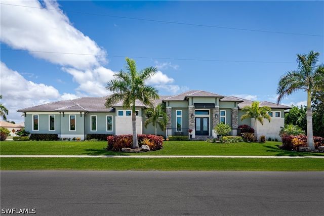 1517 Buccaneer CT, Marco Island, FL 34145