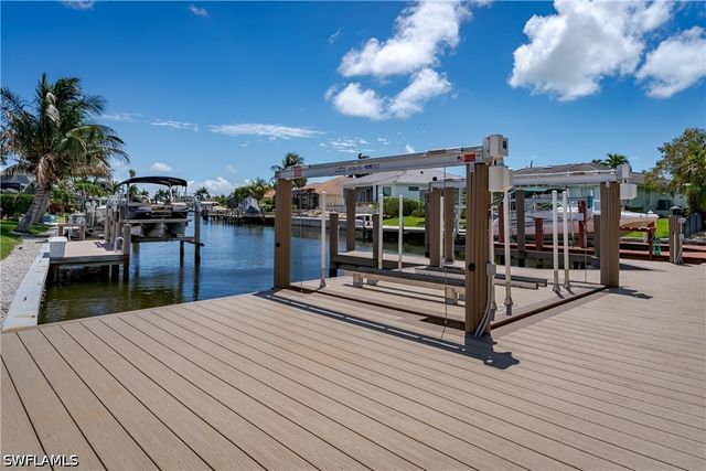 1517 Buccaneer CT, Marco Island, FL 34145