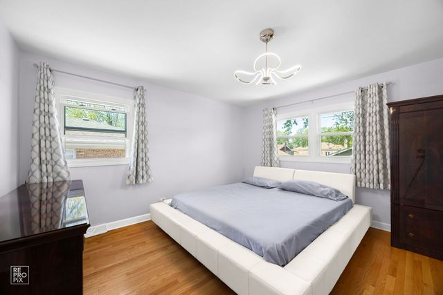 4704 W 99th Street, Oak Lawn, IL 60453