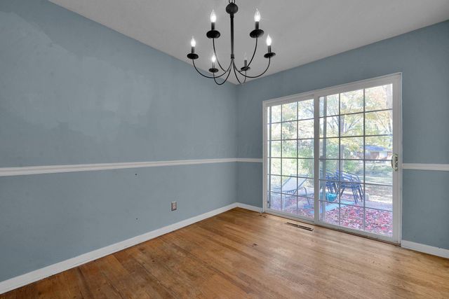 5650 N Meadows Boulevard, Columbus, OH 43229