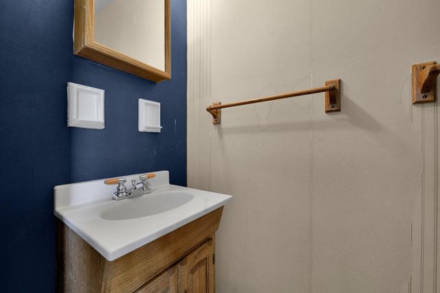 5650 N Meadows Boulevard, Columbus, OH 43229