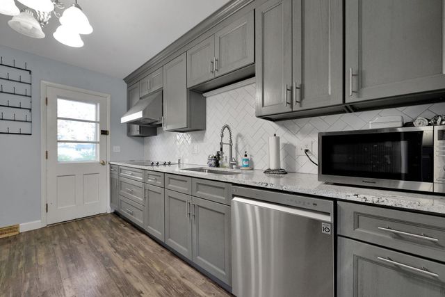 5650 N Meadows Boulevard, Columbus, OH 43229