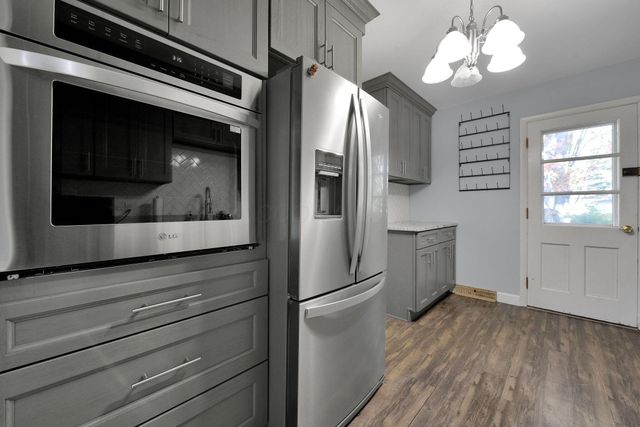 5650 N Meadows Boulevard, Columbus, OH 43229