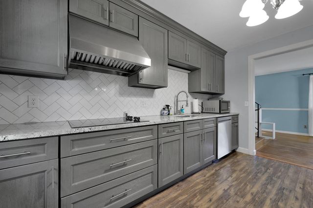 5650 N Meadows Boulevard, Columbus, OH 43229