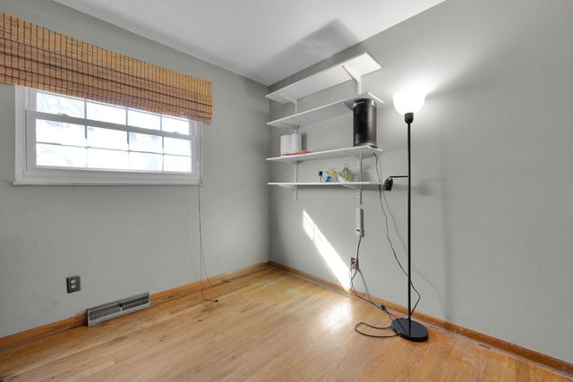 5650 N Meadows Boulevard, Columbus, OH 43229