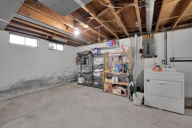 5650 N Meadows Boulevard, Columbus, OH 43229