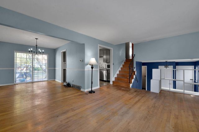 5650 N Meadows Boulevard, Columbus, OH 43229