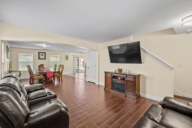2268 Poppyview Court, Tulare, CA 93274