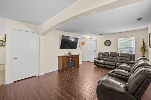 2268 Poppyview Court, Tulare, CA 93274