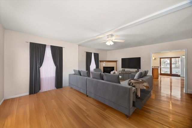 46 Great Pond Rd, Weymouth, MA 02190