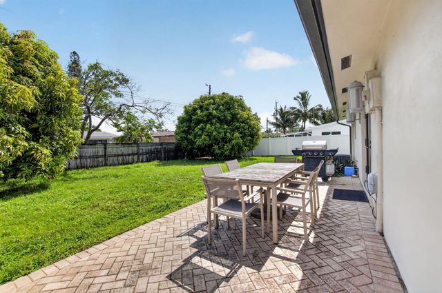 115 NW 7th Street, Boca Raton, FL 33432