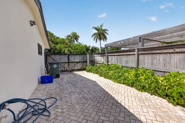 115 NW 7th Street, Boca Raton, FL 33432