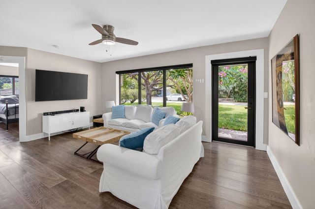 115 NW 7th Street, Boca Raton, FL 33432