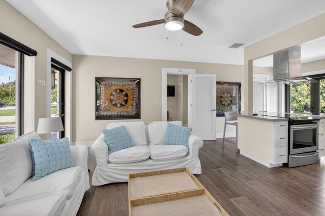 115 NW 7th Street, Boca Raton, FL 33432
