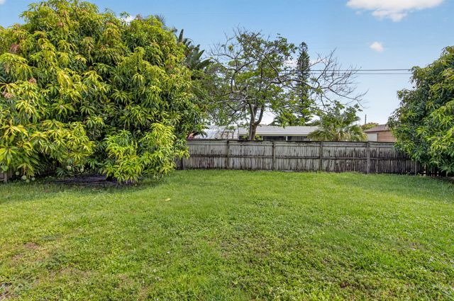115 NW 7th Street, Boca Raton, FL 33432