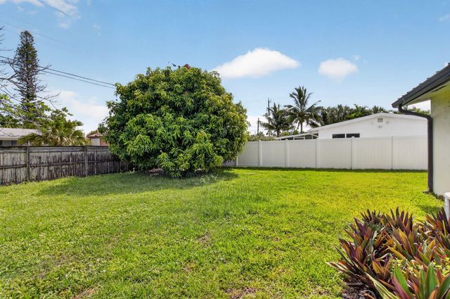 115 NW 7th Street, Boca Raton, FL 33432