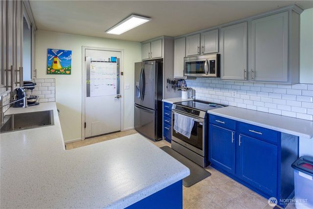 1986 Peacock Lane, Oak Harbor, WA 98277