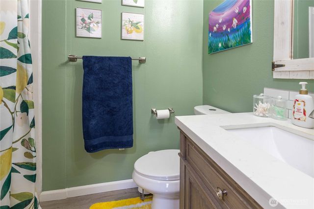 1986 Peacock Lane, Oak Harbor, WA 98277