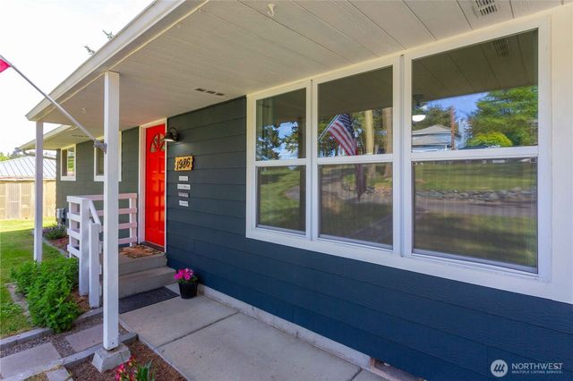 1986 Peacock Lane, Oak Harbor, WA 98277