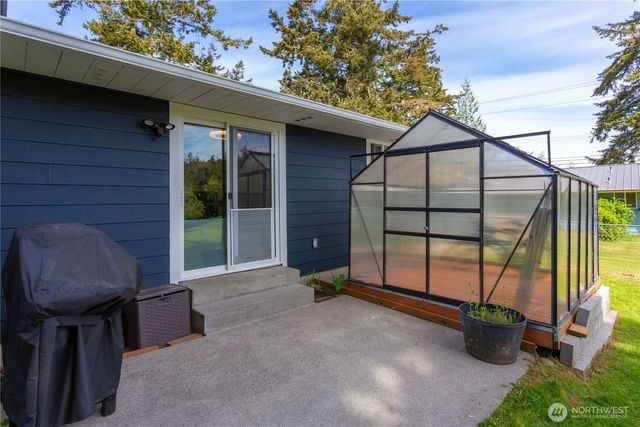 1986 Peacock Lane, Oak Harbor, WA 98277