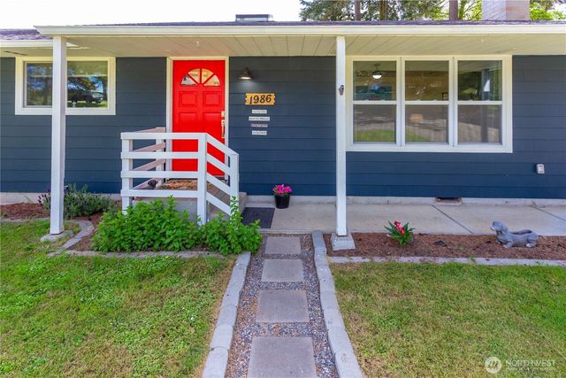 1986 Peacock Lane, Oak Harbor, WA 98277