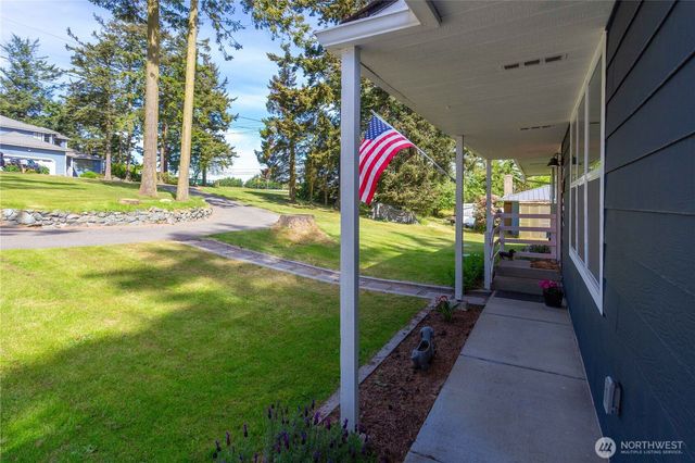 1986 Peacock Lane, Oak Harbor, WA 98277