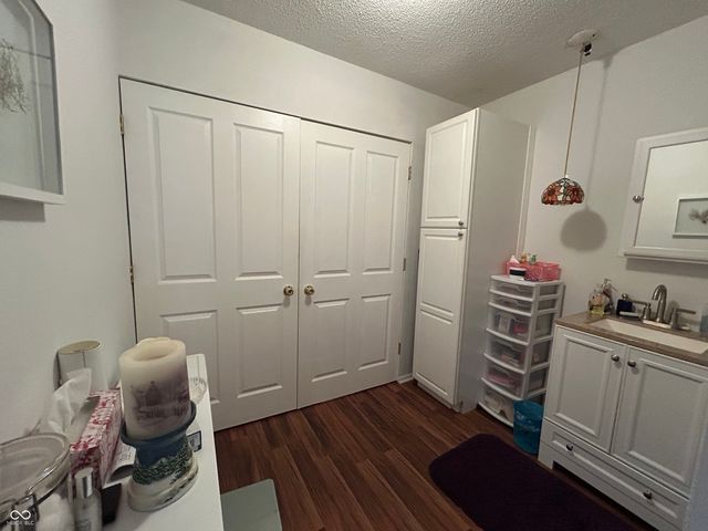 2735 Prosperity Drive, Columbus, IN 47201