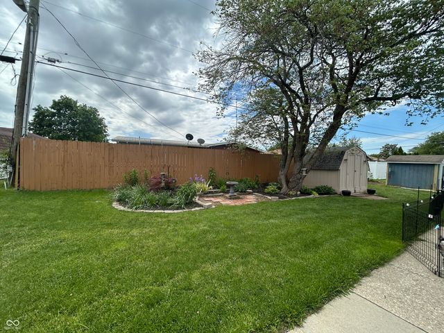 2735 Prosperity Drive, Columbus, IN 47201