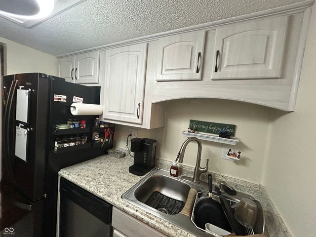 2735 Prosperity Drive, Columbus, IN 47201