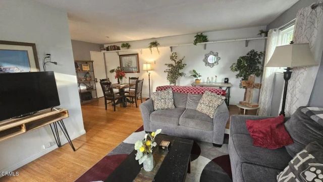 1267 Chalmette Avenue, Ventura, CA 93003