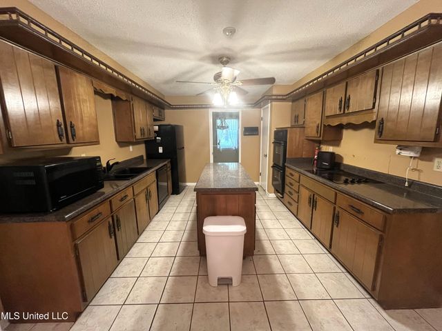 6101 Spring Creek Drive, Olive Branch, MS 38654