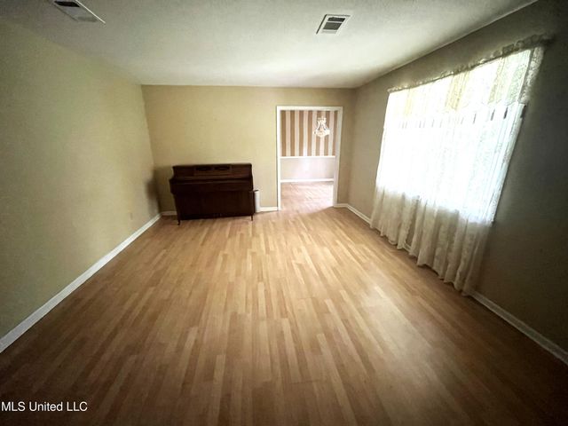 6101 Spring Creek Drive, Olive Branch, MS 38654