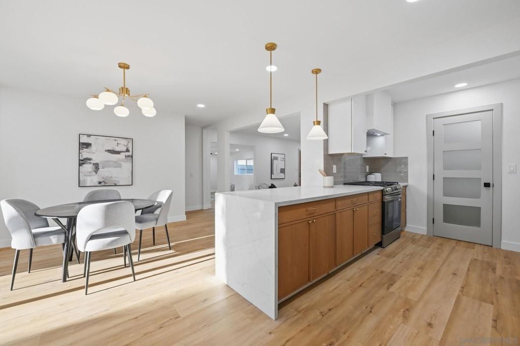 Image 17 of property listing at 4982 Ensign, San Diego, CA 92117