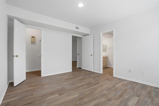 1860 White Oak Drive 333, Houston, TX 77009