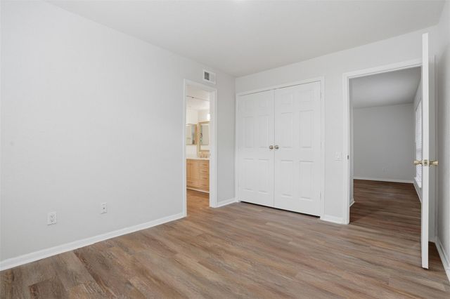 1860 White Oak Drive 333, Houston, TX 77009