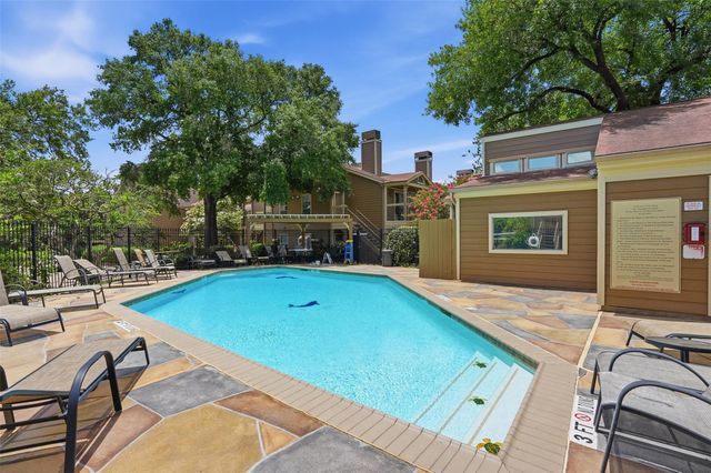 1860 White Oak Drive 333, Houston, TX 77009