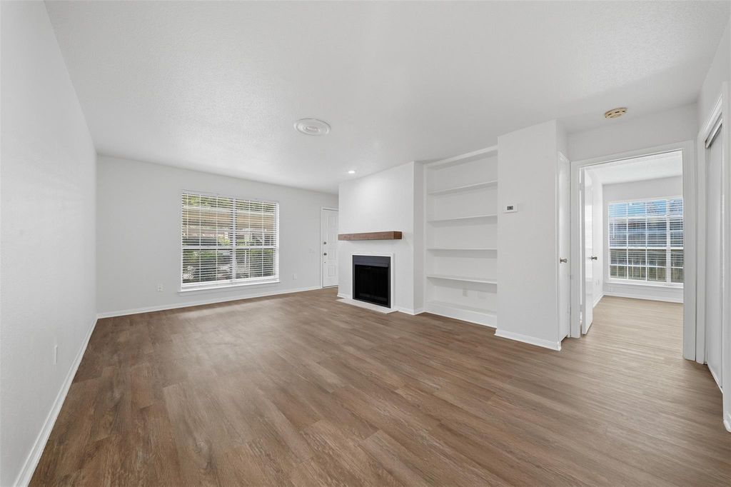 1860 White Oak Drive 333, Houston, TX 77009