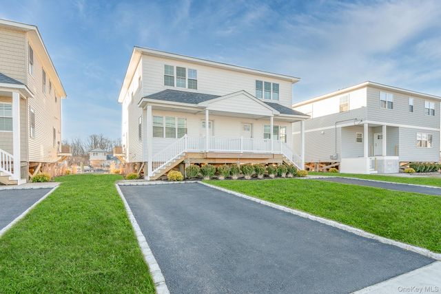 2812 Ocean Avenue, Seaford, NY 11783