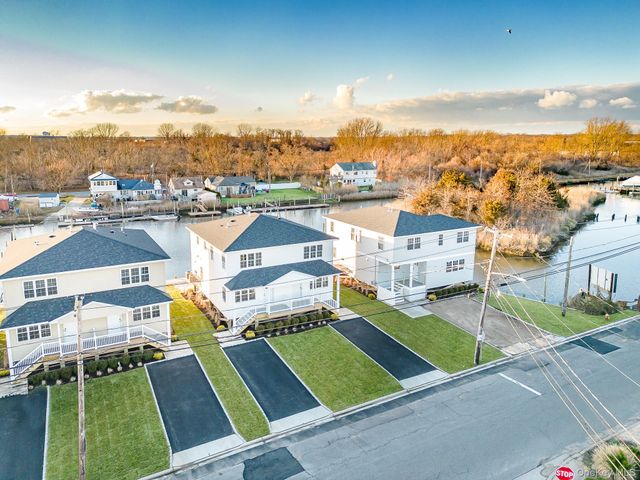 2812 Ocean Avenue, Seaford, NY 11783