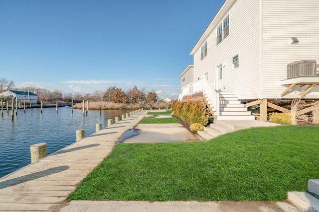 2812 Ocean Avenue, Seaford, NY 11783