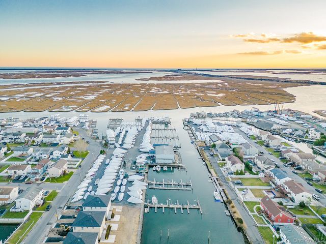 2812 Ocean Avenue, Seaford, NY 11783