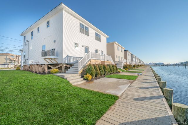 2812 Ocean Avenue, Seaford, NY 11783