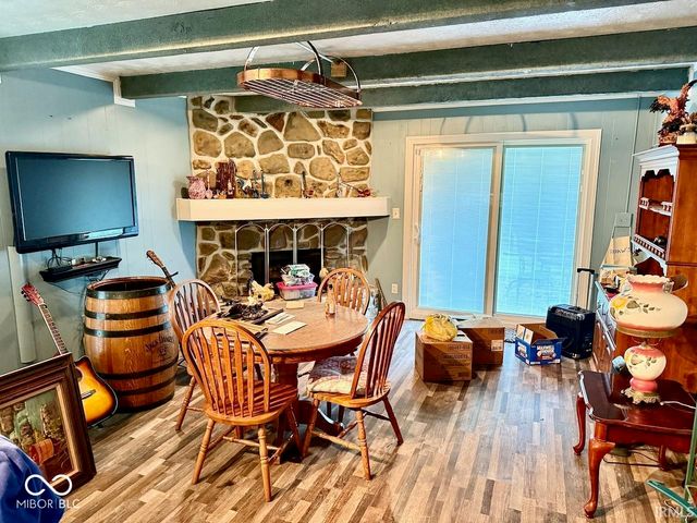 1009 S Buckingham Road, Yorktown, IN 47396