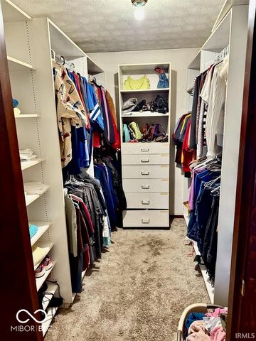 1009 S Buckingham Road, Yorktown, IN 47396