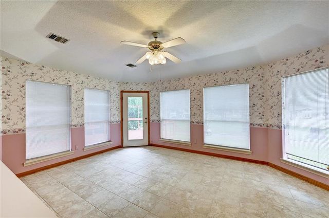 3134 Lake Island Drive, Montgomery, TX 77356
